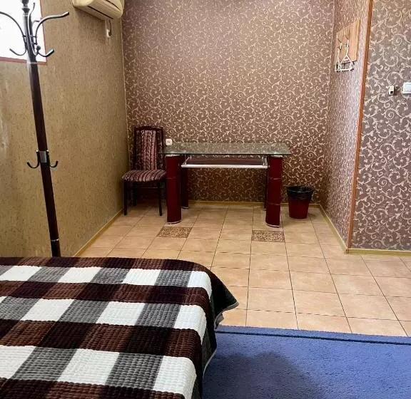 پانسیون Injoy Hostel