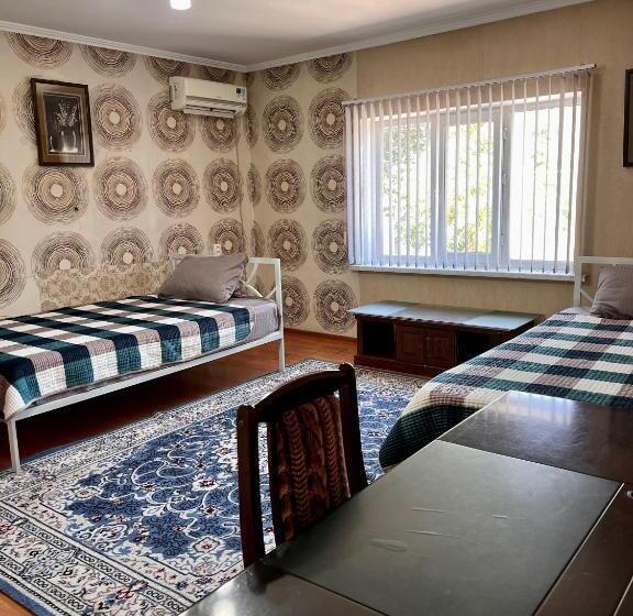 پانسیون Injoy Hostel