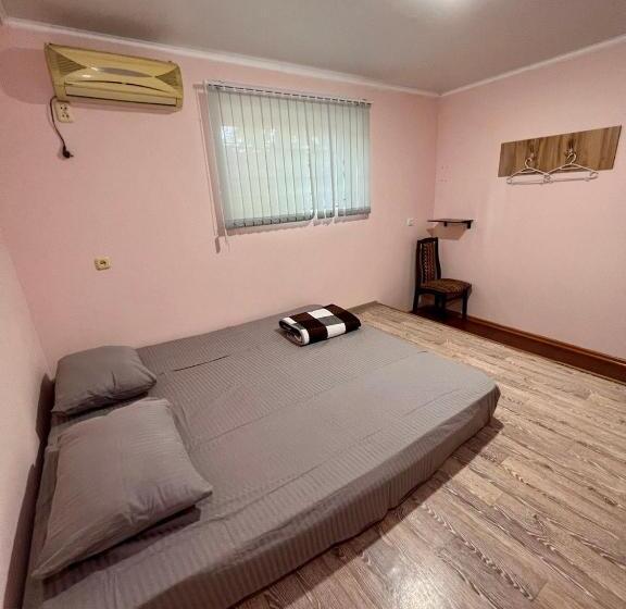 پانسیون Injoy Hostel