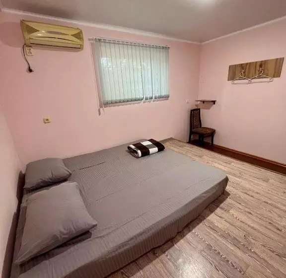 پانسیون Injoy Hostel