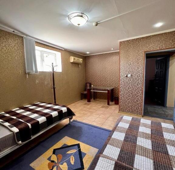 پانسیون Injoy Hostel