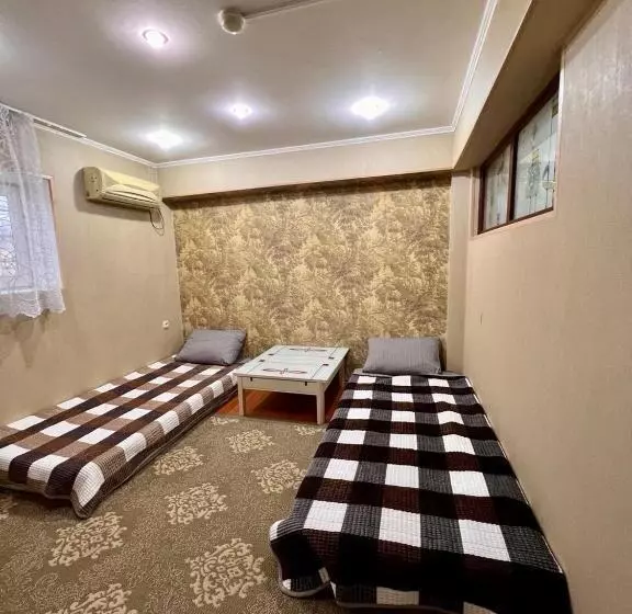 پانسیون Injoy Hostel