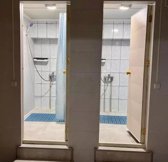 پانسیون Injoy Hostel
