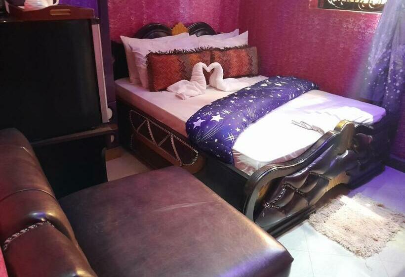 Отель Fancy Hill