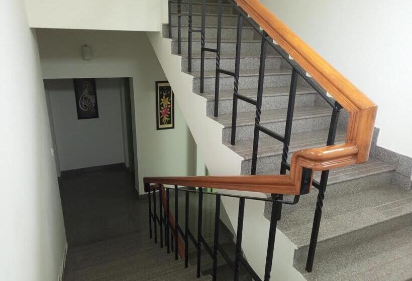 هتل Transit Nest Near Madurai Airport