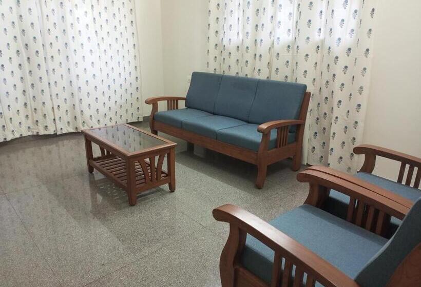 هتل Transit Nest Near Madurai Airport