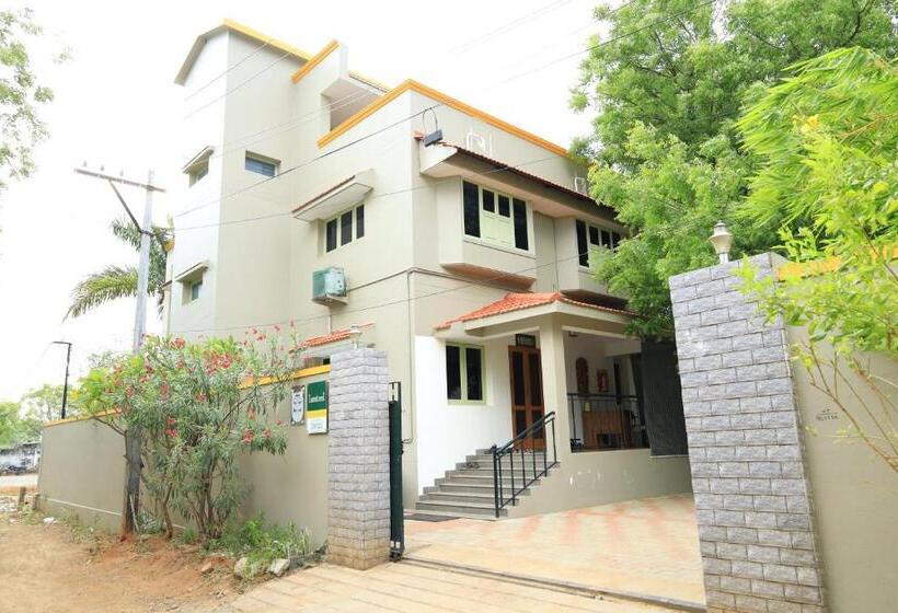 هتل Transit Nest Near Madurai Airport