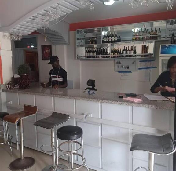 Tropical Hotel & Guest House