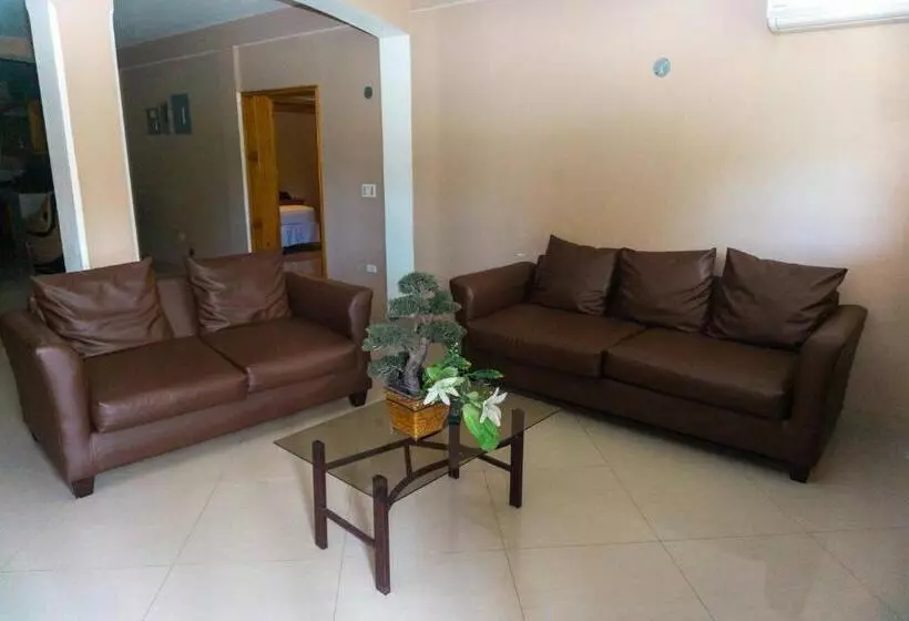 Tropical Hotel & Guest House