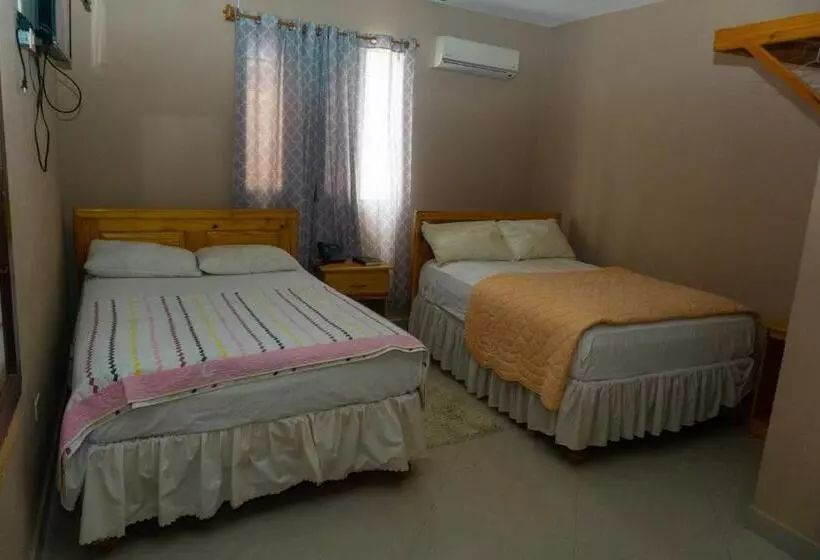 Tropical Hotel & Guest House