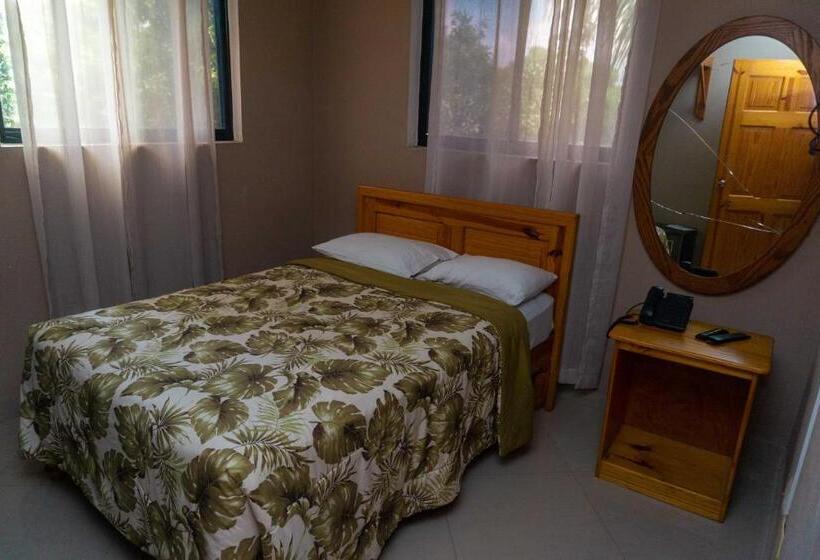 Tropical Hotel & Guest House