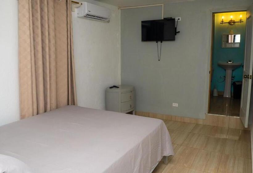 Tropical Hotel & Guest House