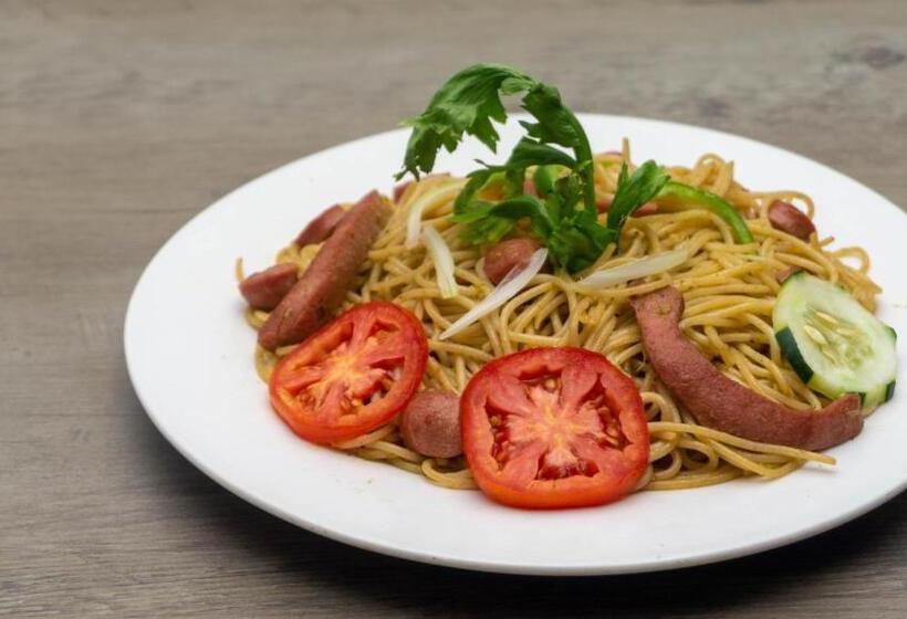 Tropical Hotel & Guest House