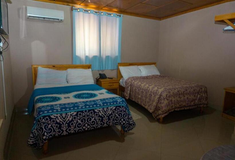 Tropical Hotel & Guest House