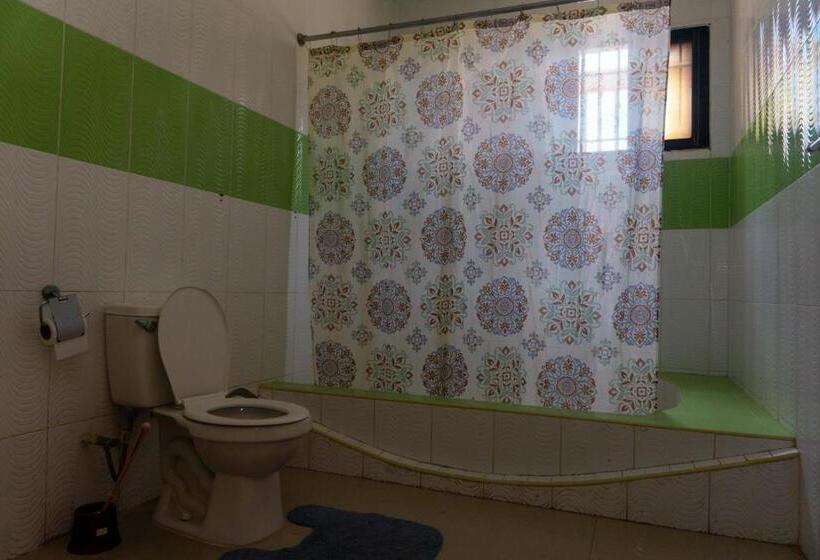 Tropical Hotel & Guest House