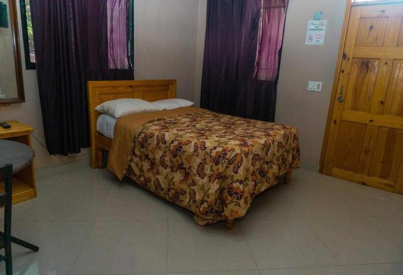 Tropical Hotel & Guest House