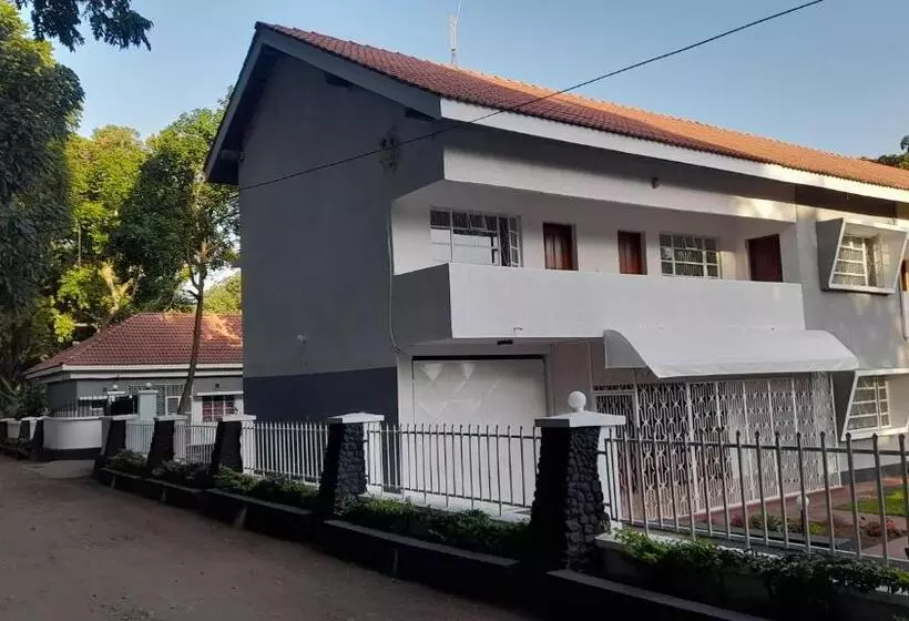 ベッドアンドブレックファースト Kijivu Suites 2 Bedroom Apartment