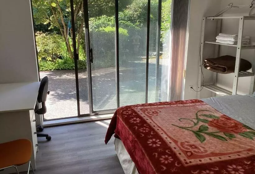 ペンション Garden Room B