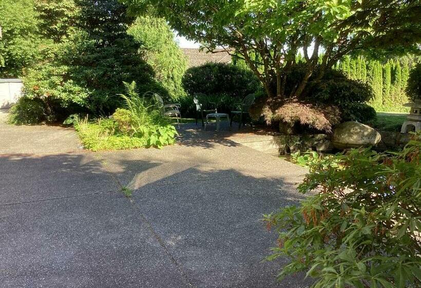 Pension Garden Room B