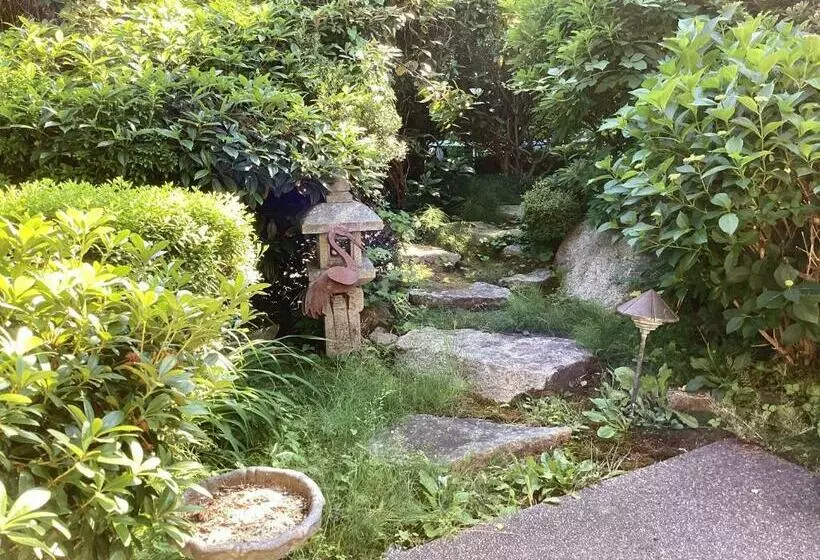 ペンション Garden Room B