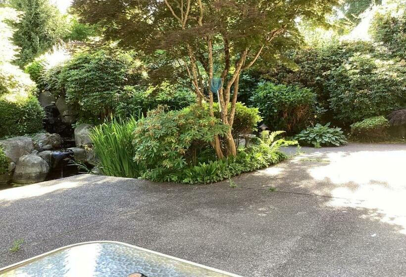 Pension Garden Room B