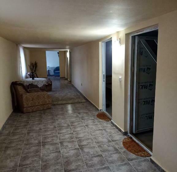 پانسیون Zori De Zi