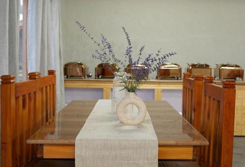 The Riverside Resort Hunder