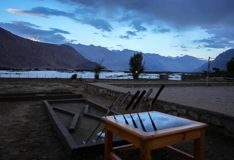 The Riverside Resort Hunder