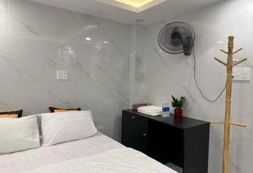 Victoria Hotel Netflix Free