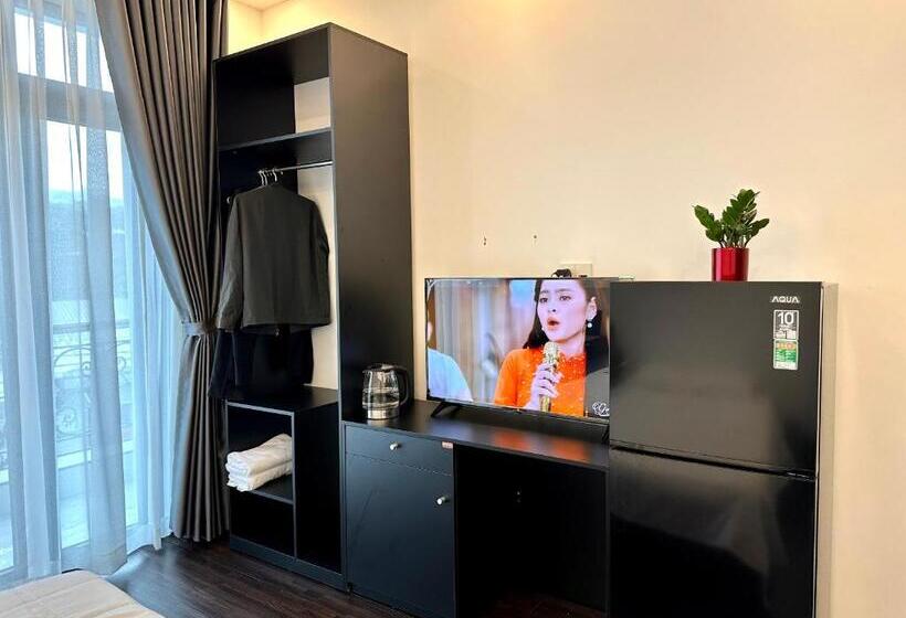 Victoria Hotel Netflix Free