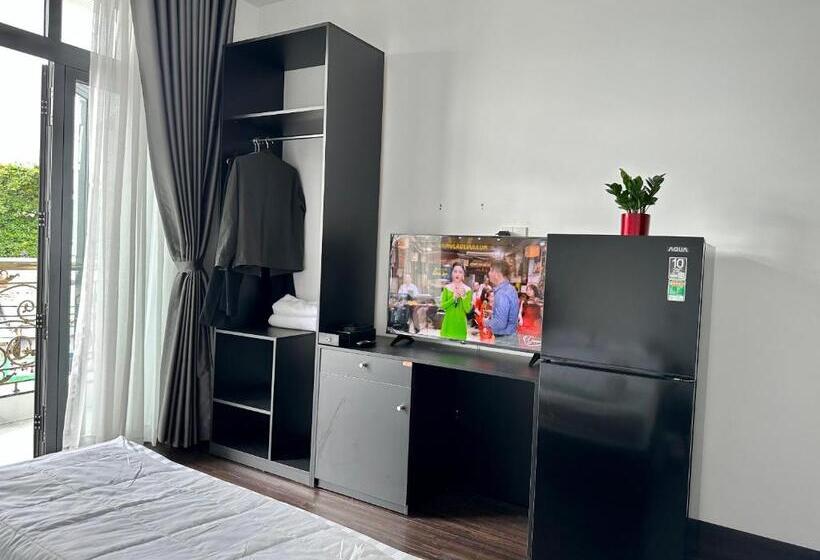 Victoria Hotel Netflix Free