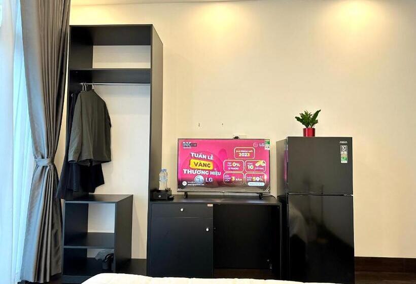 Victoria Hotel Netflix Free