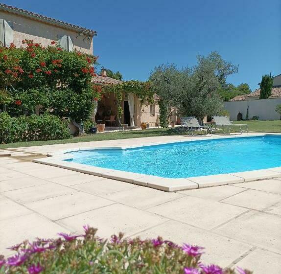 ベッドアンドブレックファースト Chambre D Hôte Au Cœur Des Alpilles