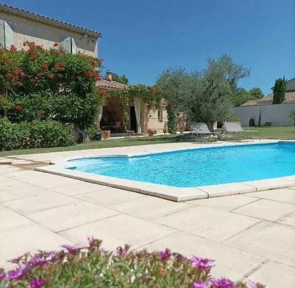 Aamiaismajoitus (B&B) Chambre D Hôte Au Cœur Des Alpilles