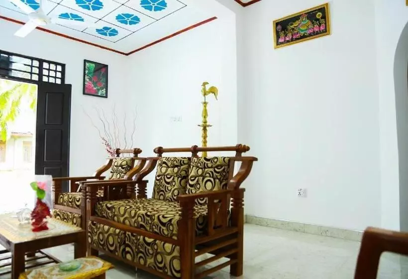 Aamiaismajoitus (B&B) Indusara Villa Bentota