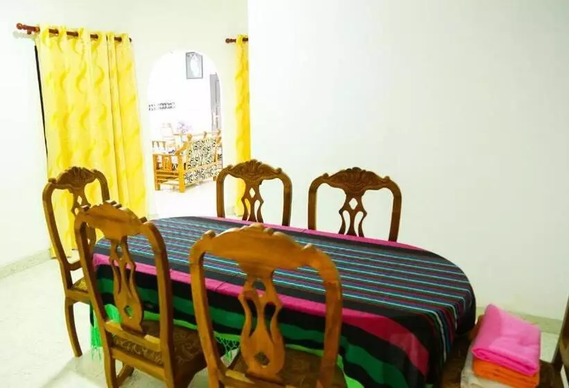 Aamiaismajoitus (B&B) Indusara Villa Bentota