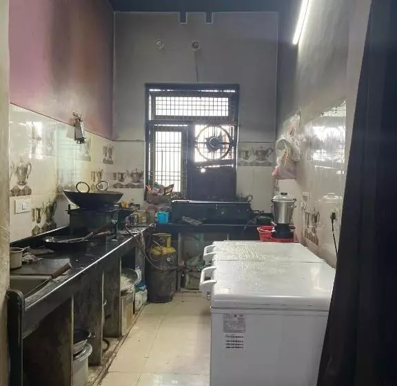 Hotelli Oyo Desi Tadka Hotal
