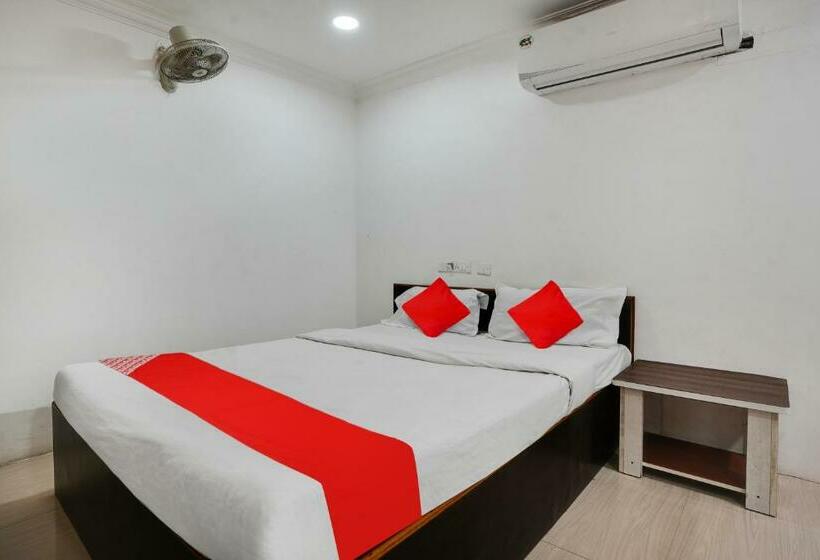 ホテル Oyo Flagship Abisha Villa