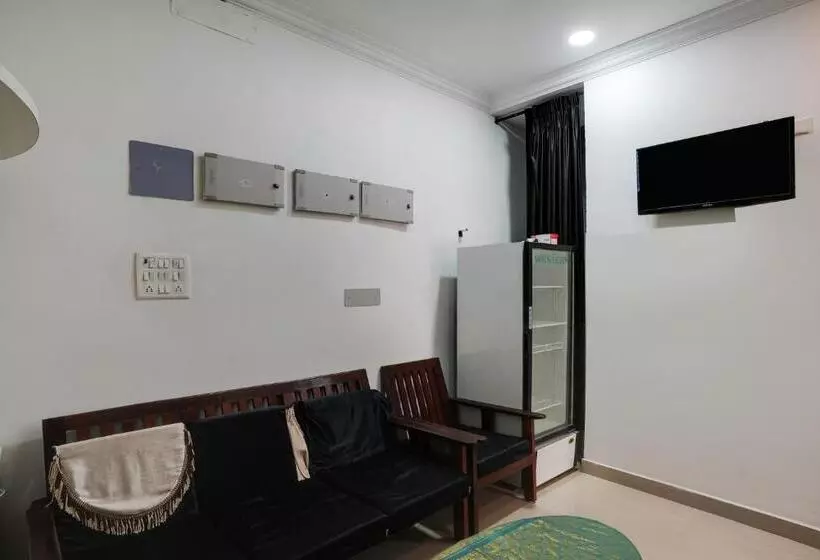 ホテル Oyo Flagship Abisha Villa
