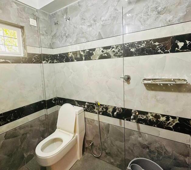 בית מלון כפרי Oyo Flagship Sb Residency