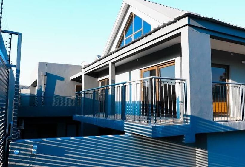 پانسیون L. A. P Guesthouse