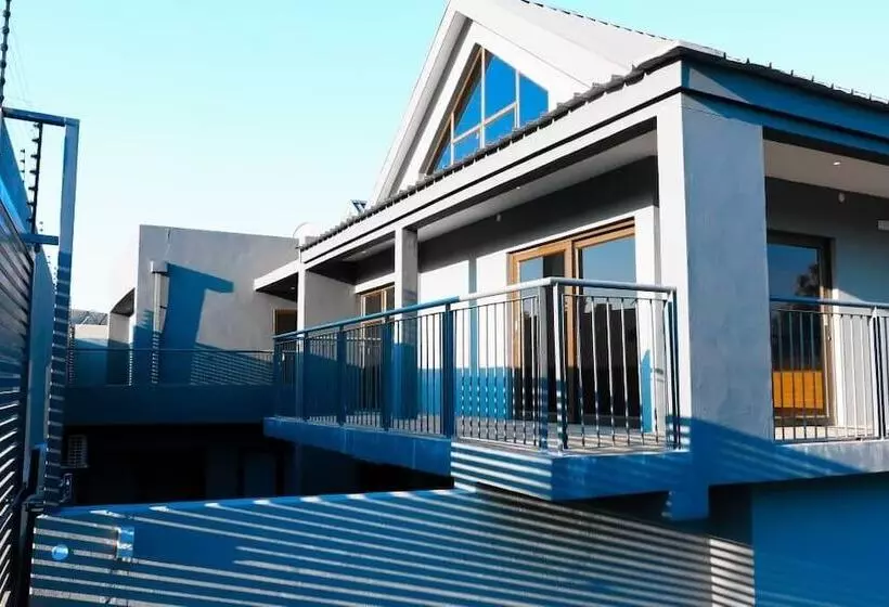 پانسیون L. A. P Guesthouse