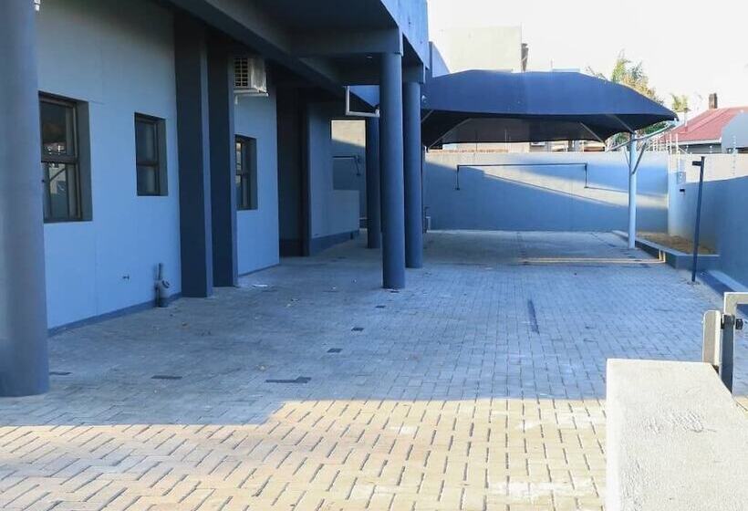 پانسیون L. A. P Guesthouse