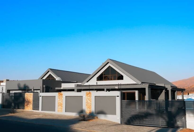 پانسیون L. A. P Guesthouse