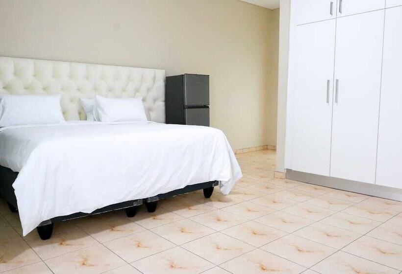 پانسیون L. A. P Guesthouse