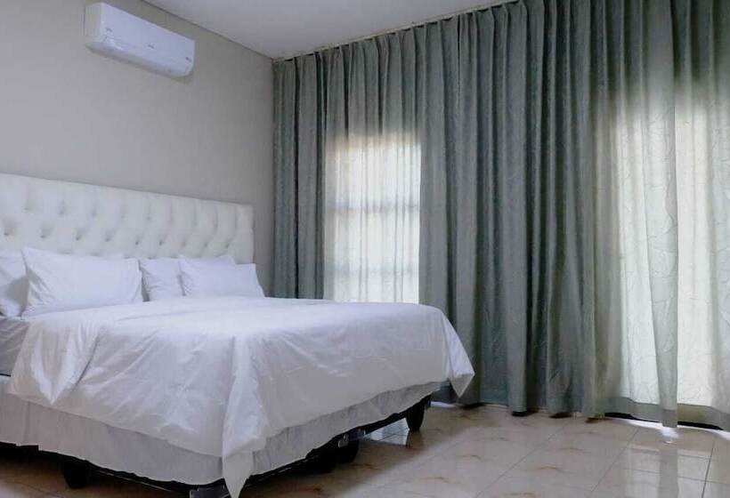 پانسیون L. A. P Guesthouse