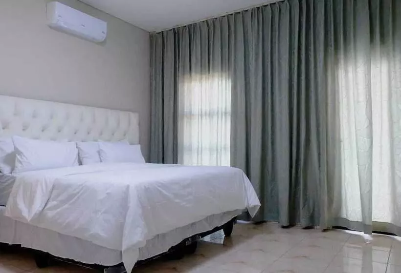 پانسیون L. A. P Guesthouse