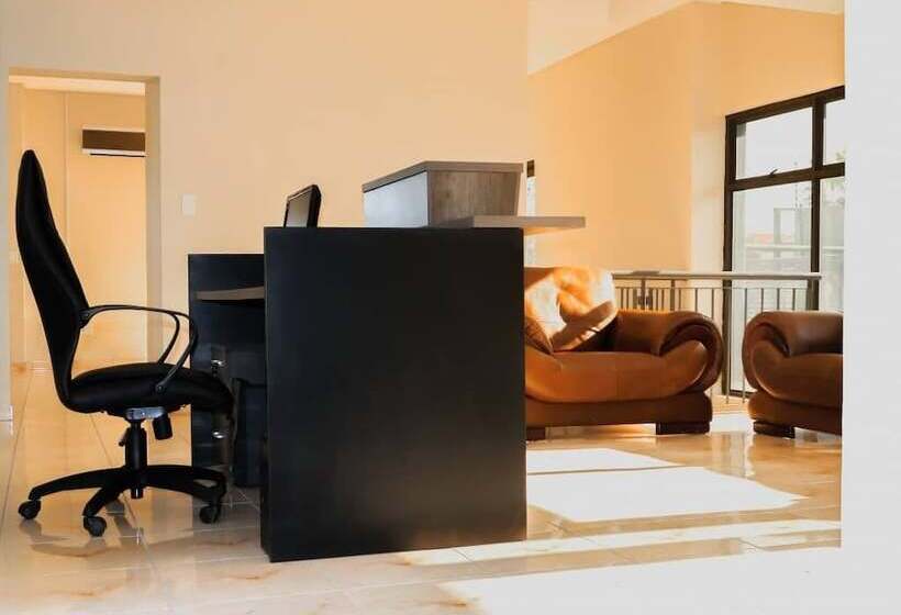 پانسیون L. A. P Guesthouse