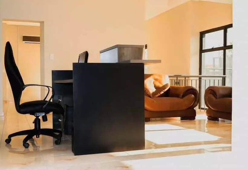 پانسیون L. A. P Guesthouse