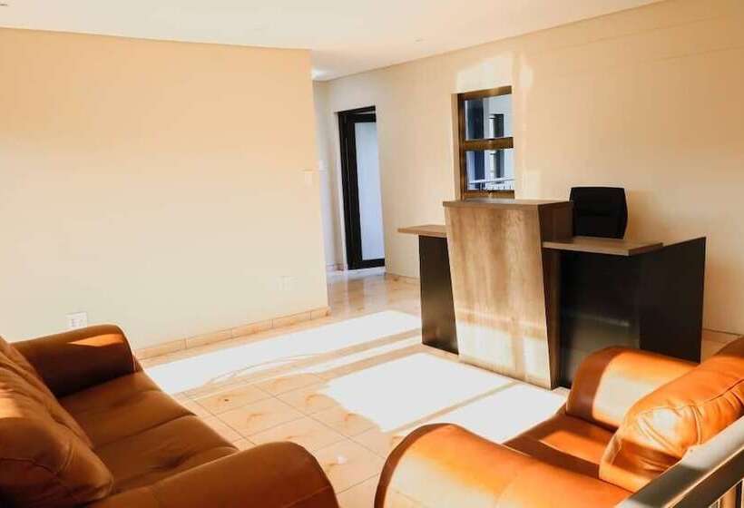 پانسیون L. A. P Guesthouse